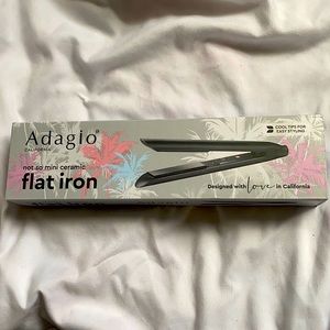 Adagio, ceramic flat iron